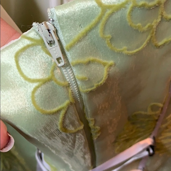 Gorgeous green dress wear or repurpose - Picture 9 of 16